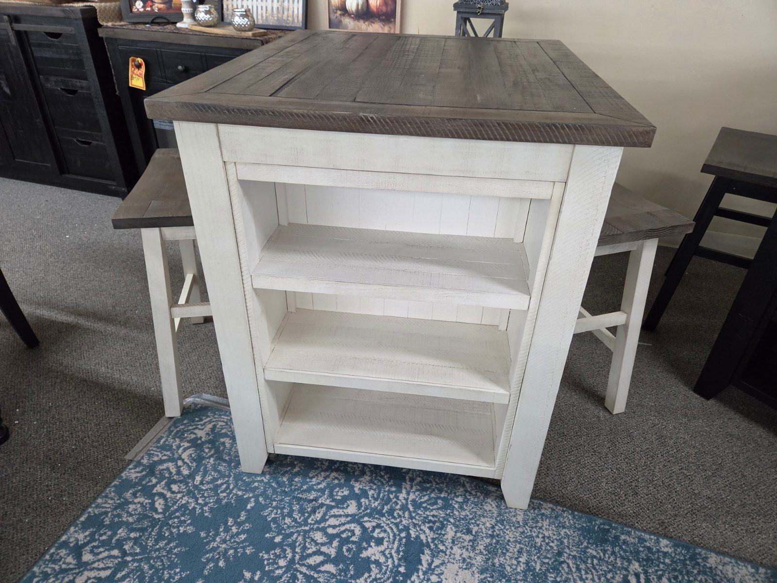 Island and 2 stools